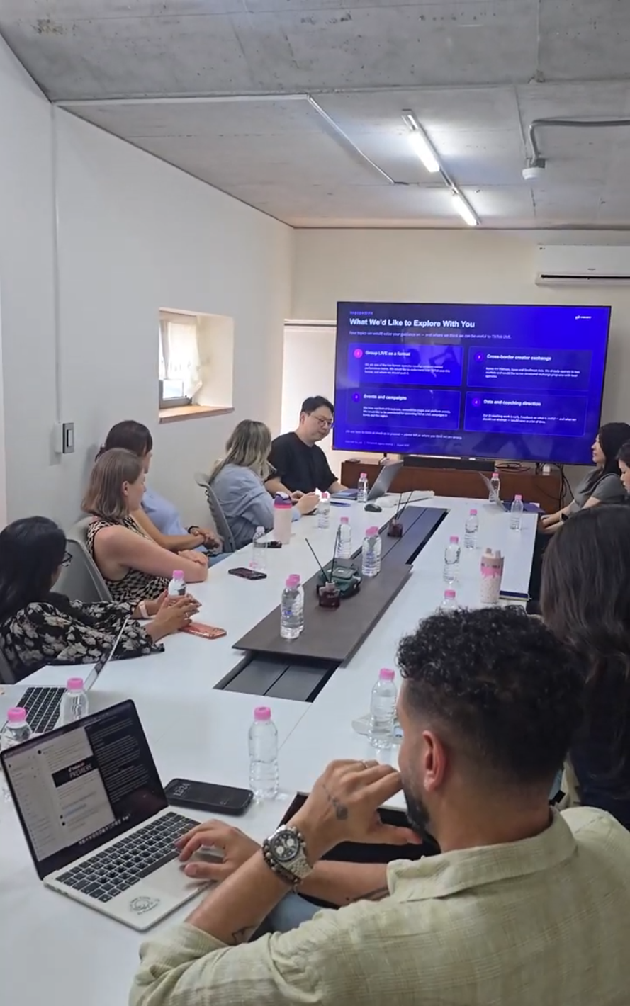 TikTok 본사 글로벌 리더 16인, 더에잇이엔티 사옥 방문 및 미팅 진행 · 사진 2